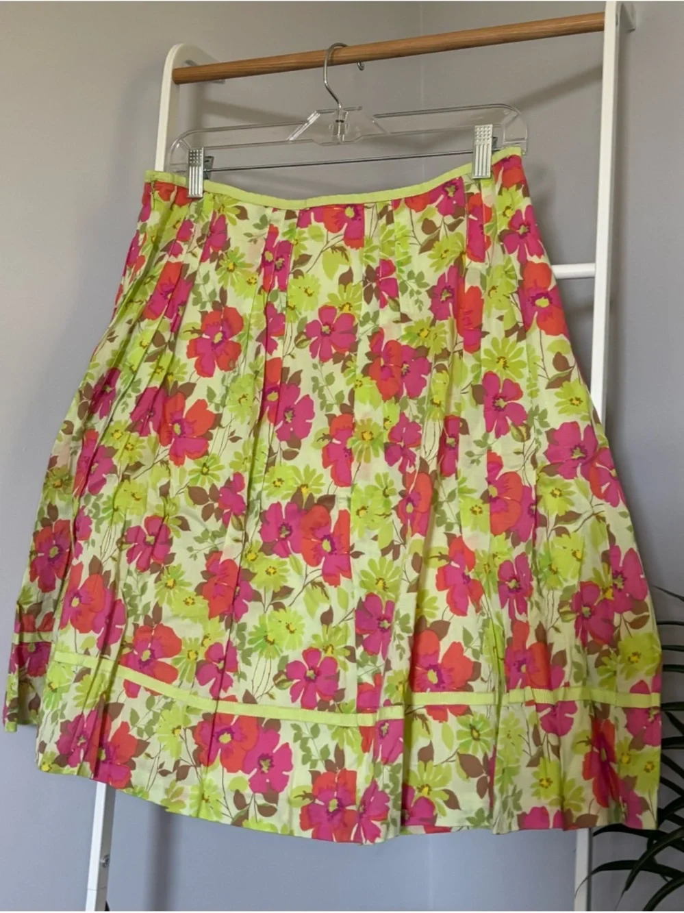 Liz Claiborne Bright Floral Circle Skirt in Lime & Pink - Picture 9 of 16
